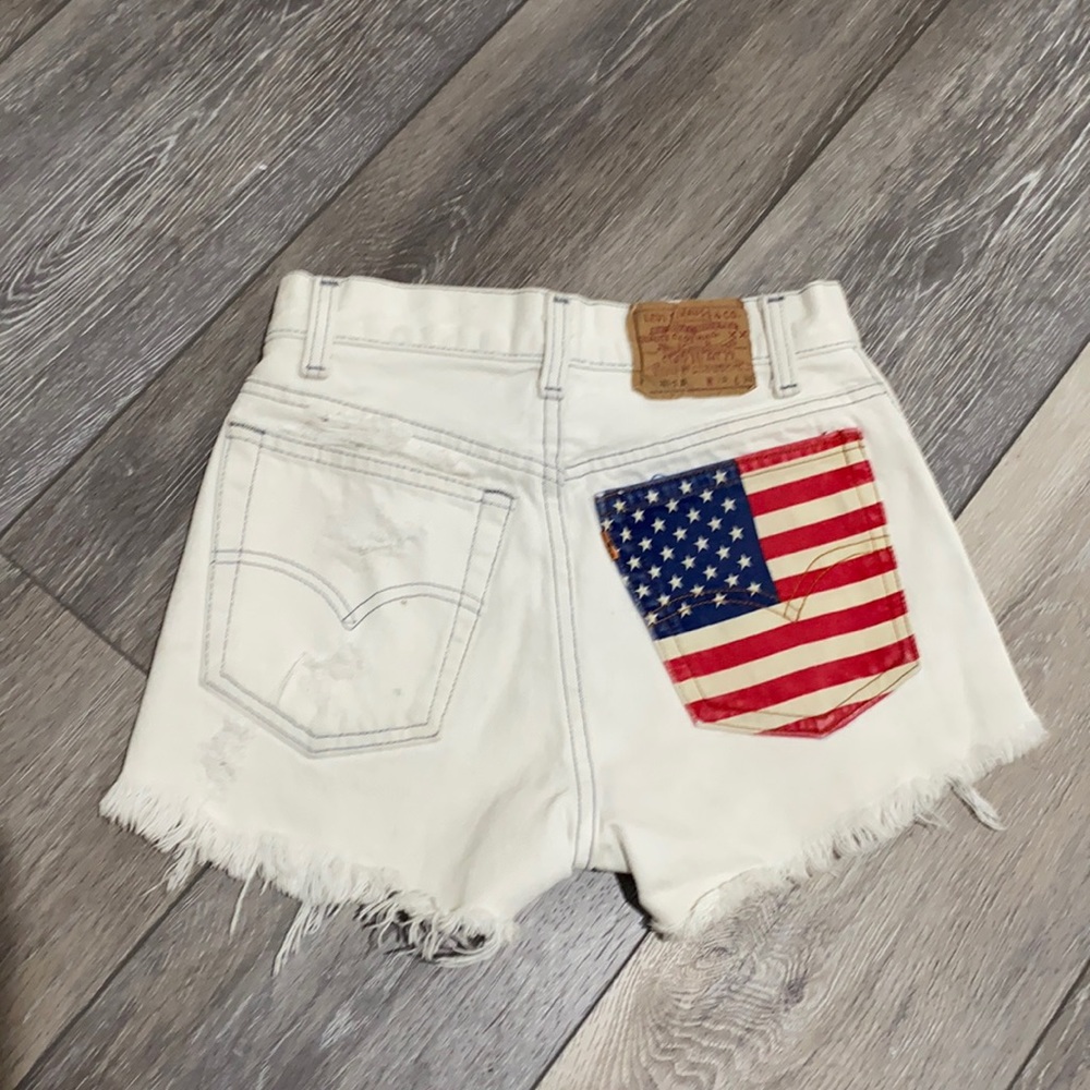🇺🇸 Levi Cutoffs